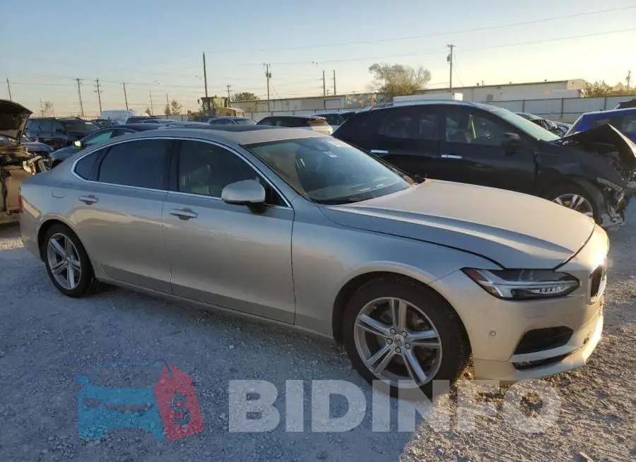 LVY982AK6JP018323 Photo# 4