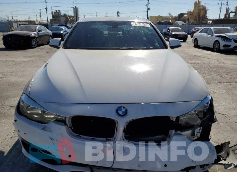 WBA8B9G33HNU54885 Photo# 5
