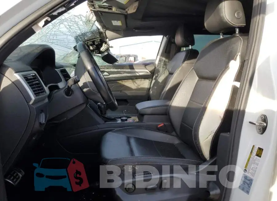 1V2SE2CA4MC233957 Photo# 7