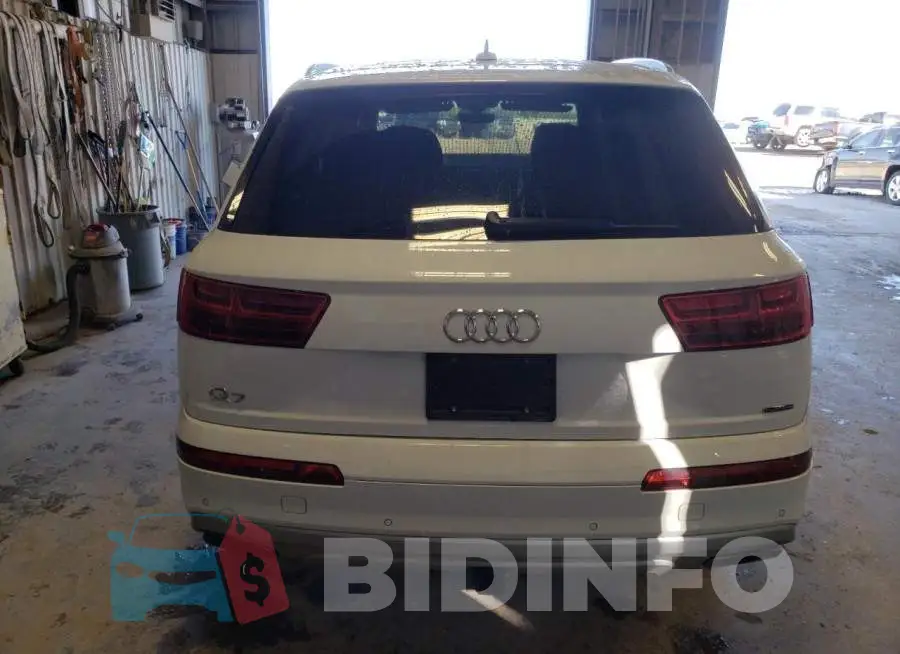 WA1LAAF76KD045499 Photo# 6