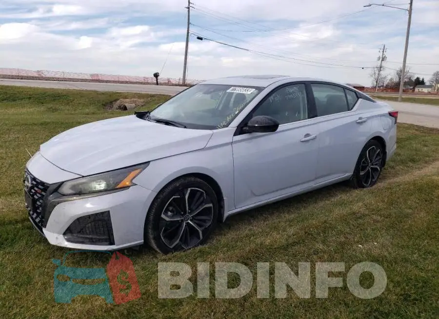 1N4BL4CV7PN360061 Photo# 1