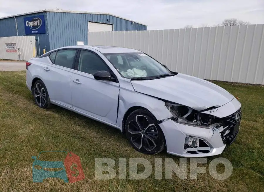1N4BL4CV7PN360061 Photo# 4