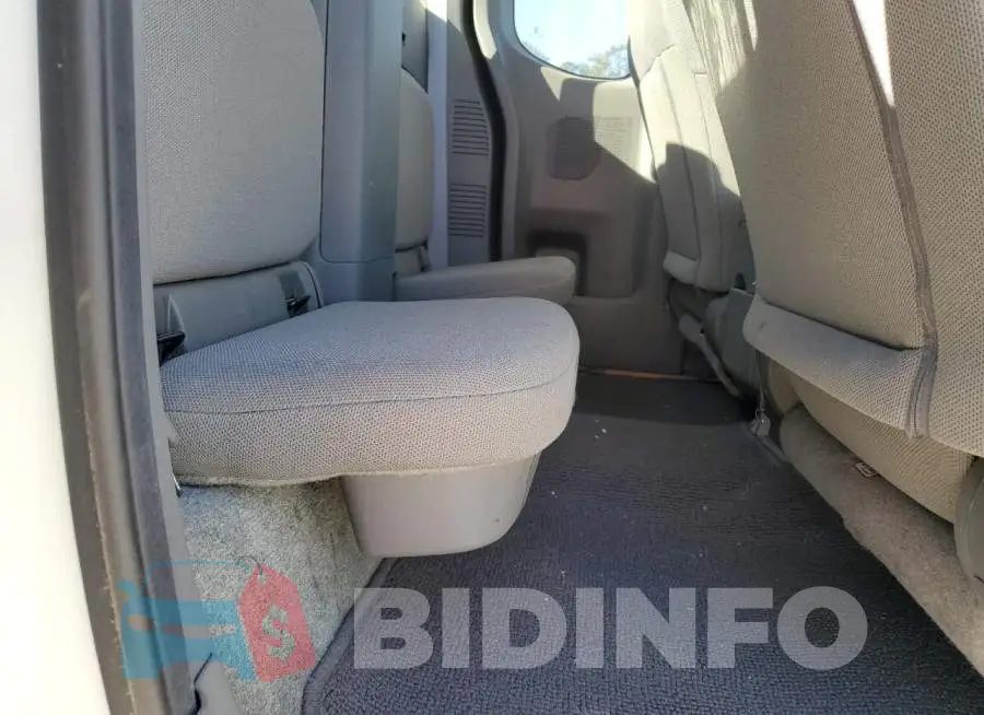 1N6BD0CT9HN777775 Photo# 10
