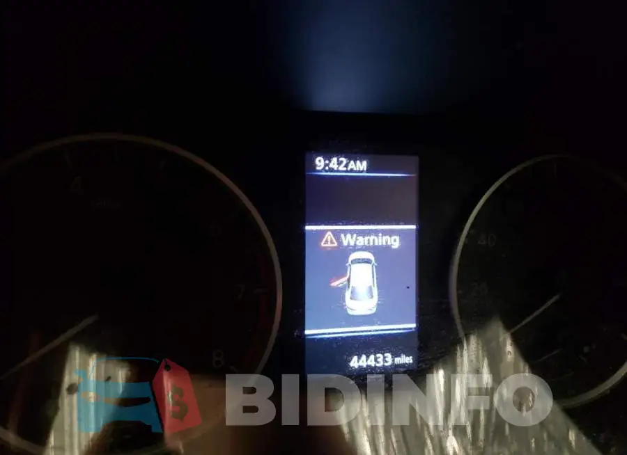 3N1AB8BV2LY310203 Photo# 9