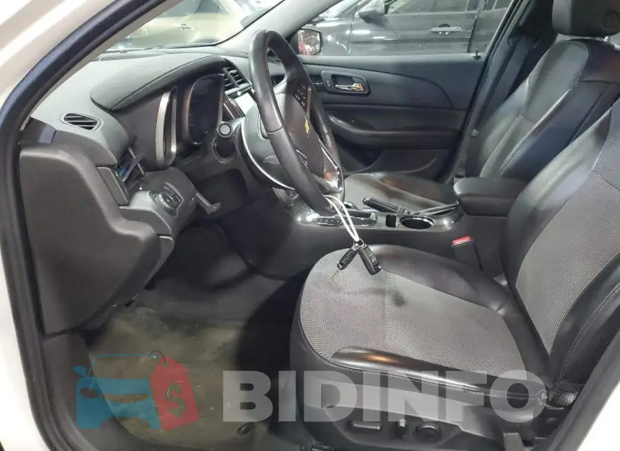 1G11E5SL5EF282594 Photo# 7