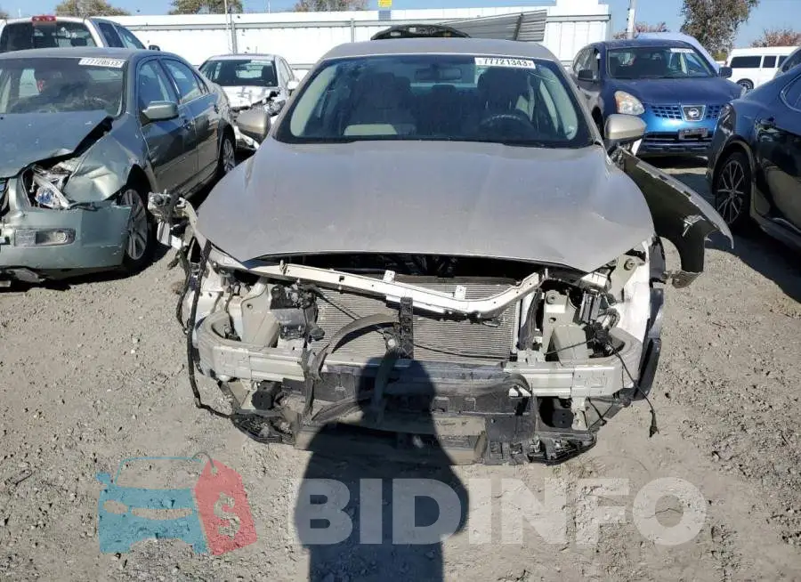 3FA6P0HDXHR110617 Photo# 5