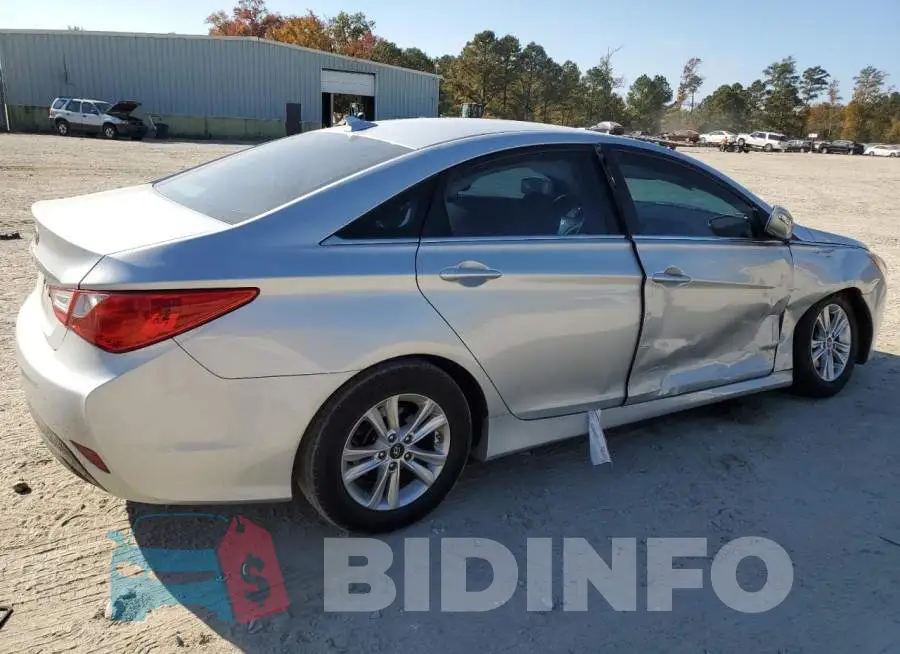 5NPEB4AC5EH824912 Photo# 3