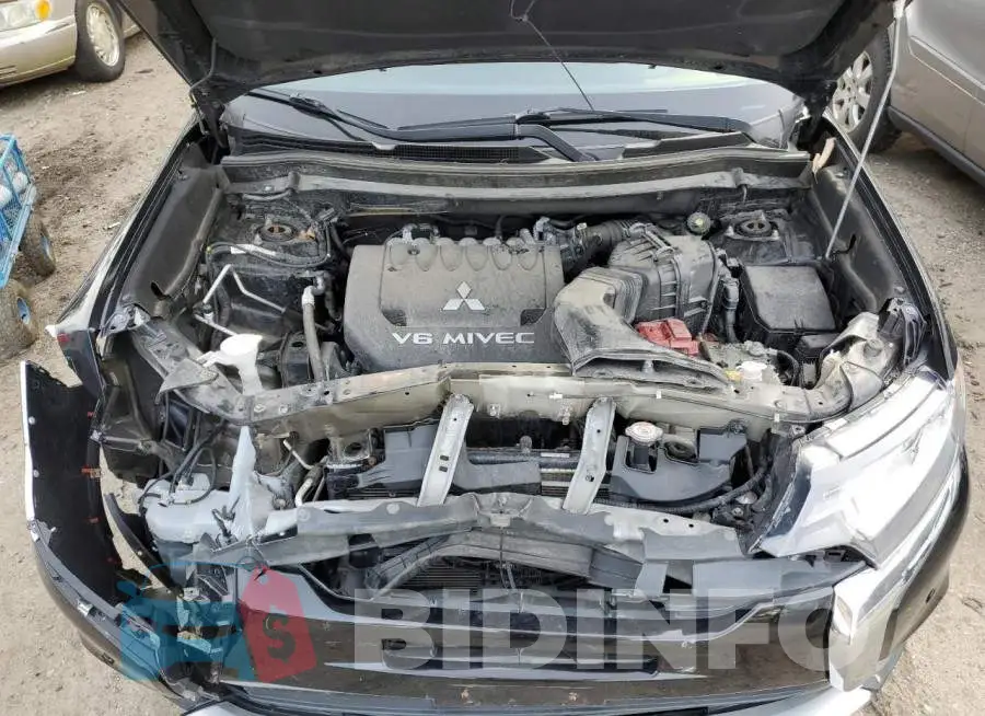 JA4JZ4AX5JZ001083 Photo# 12