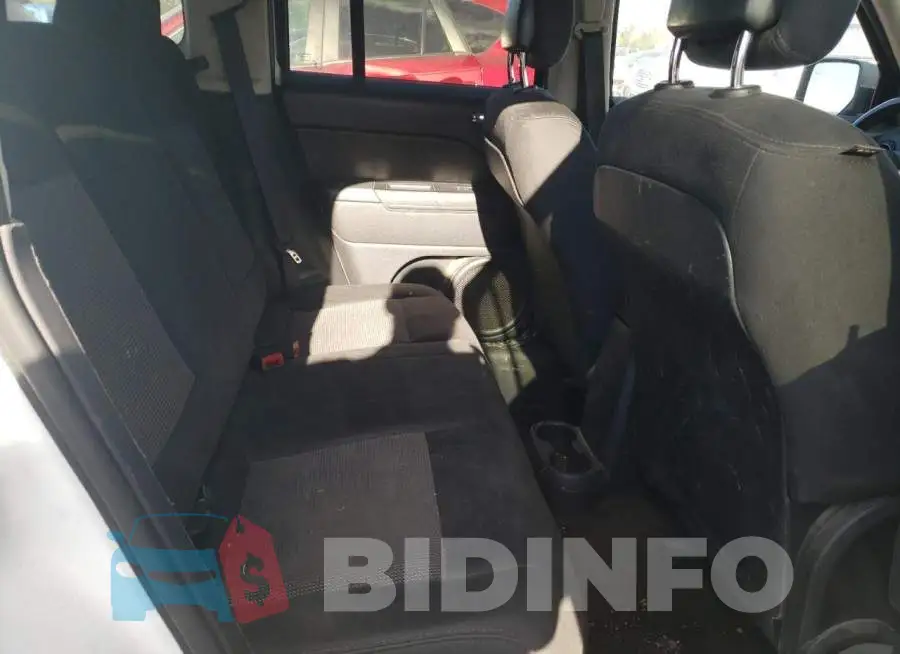1C4NJRFB1ED778355 Photo# 10