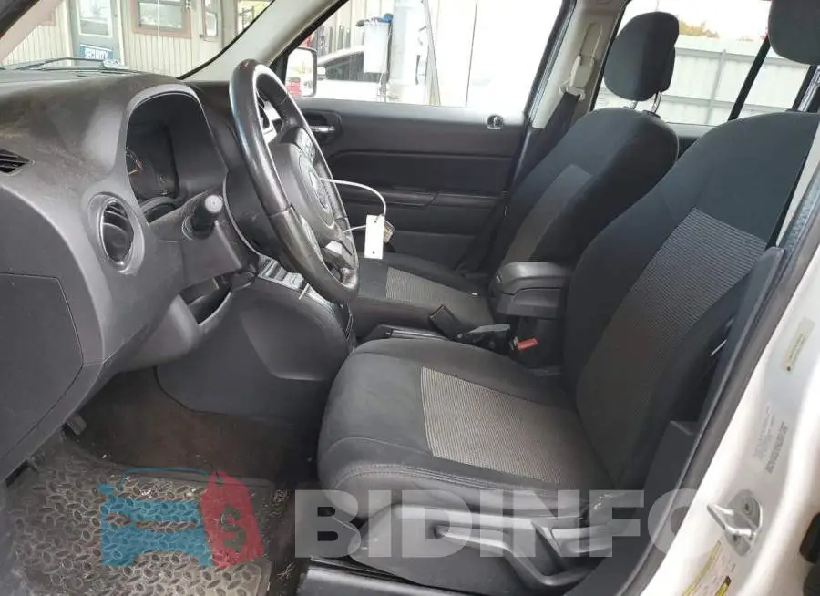 1C4NJRFB7ED694248 Photo# 7