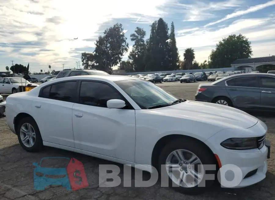 2C3CDXBG6FH896933 Photo# 4