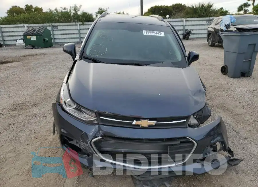 3GNCJLSB9JL225152 Photo# 5