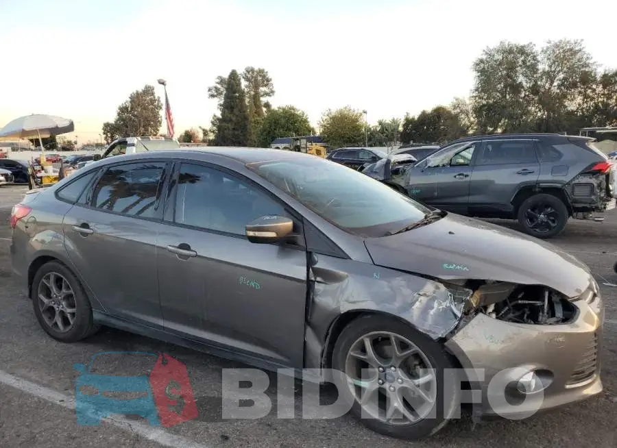 1FADP3F21EL342382 Photo# 4