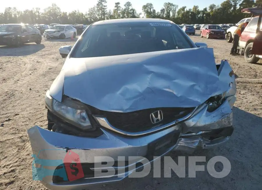 19XFB2F84FE010768 Photo# 5