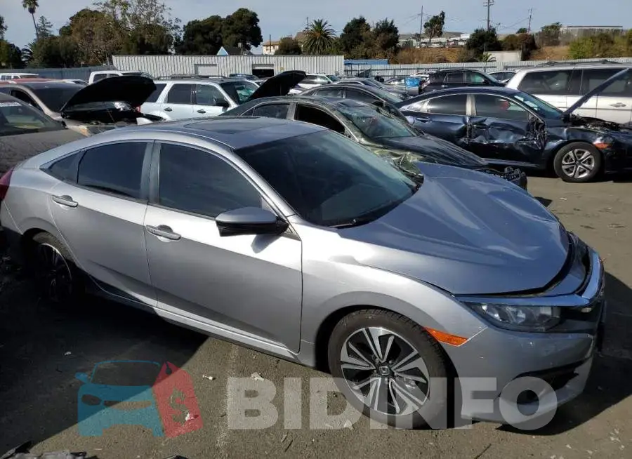 19XFC1F38HE212799 Photo# 4