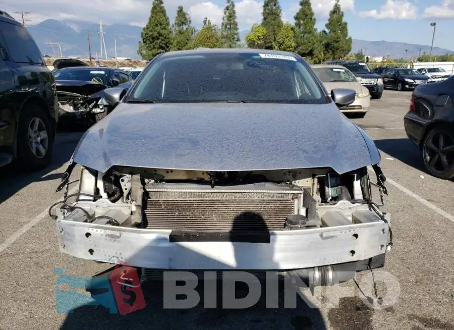 19UDE2F33JA007635 Photo# 5