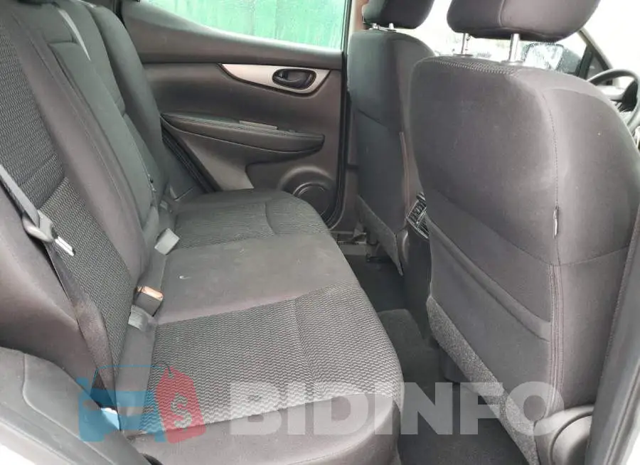 JN1BJ1CP5JW161577 Photo# 11
