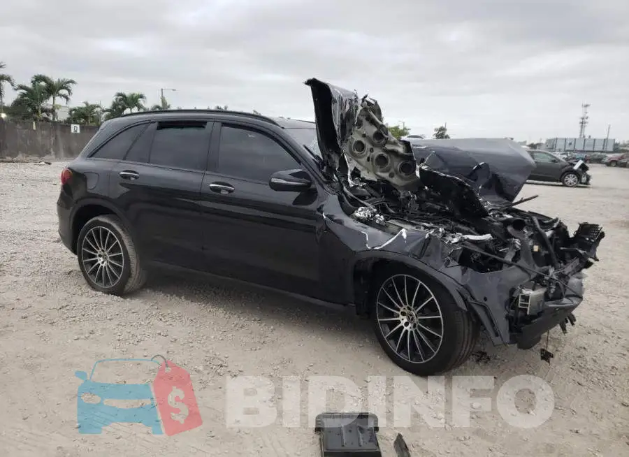 W1N0G8DB5MF917582 Photo# 4