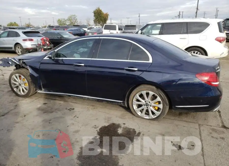 WDDZF4JB9JA374587 Photo# 2