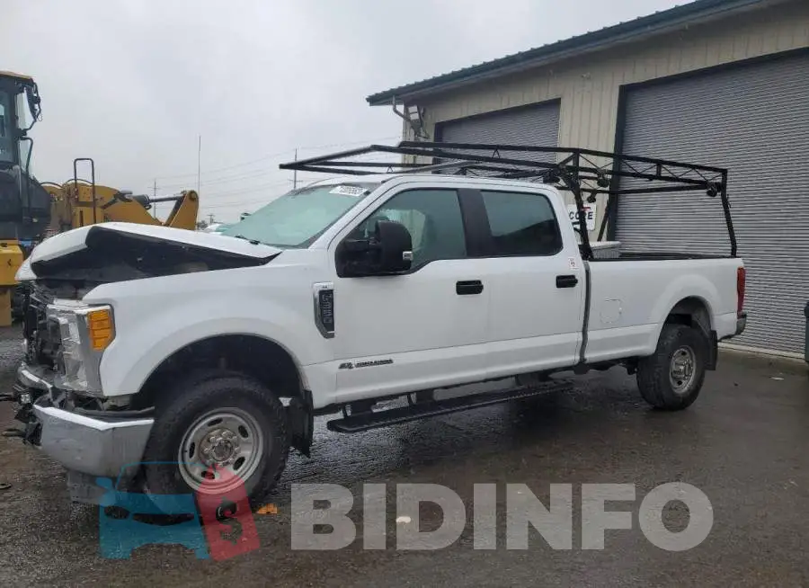 1FT8W3BT1HEF49778 Photo# 1