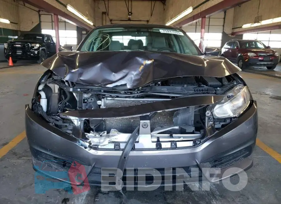 19XFC2F70HE022777 Photo# 5
