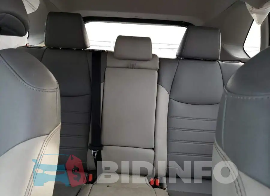 2T3C1RFV3MC114904 Photo# 10