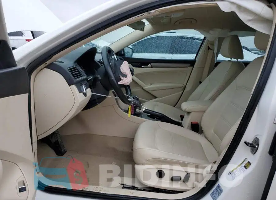 1VWBS7A33EC115229 Photo# 7