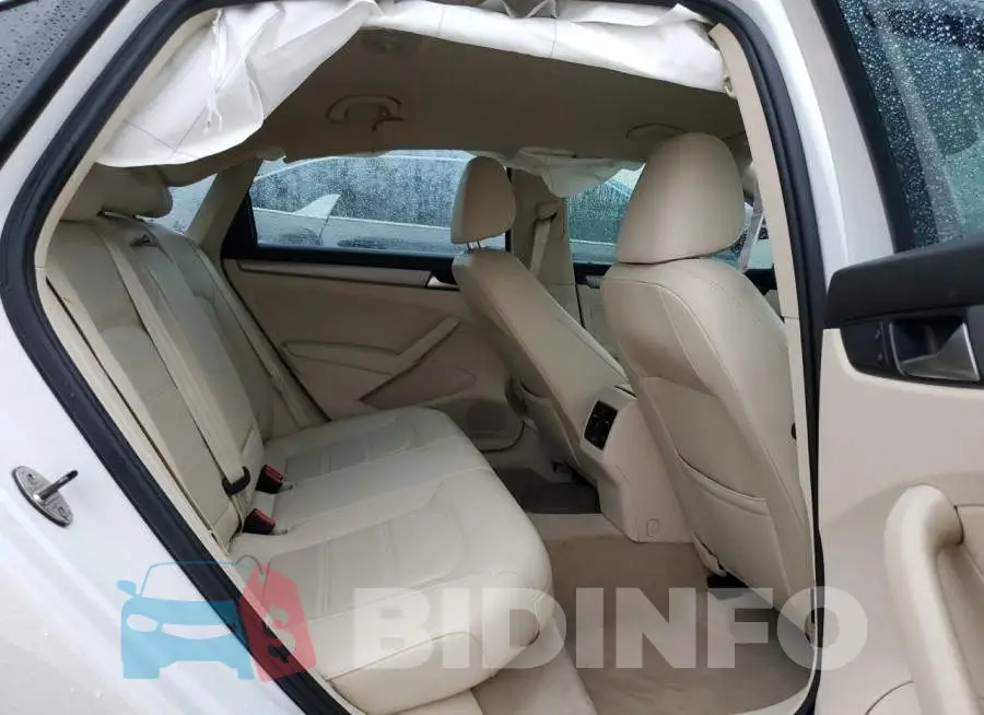 1VWBS7A33EC115229 Photo# 10