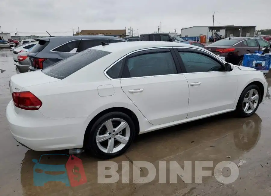 1VWBS7A33EC115229 Photo# 3