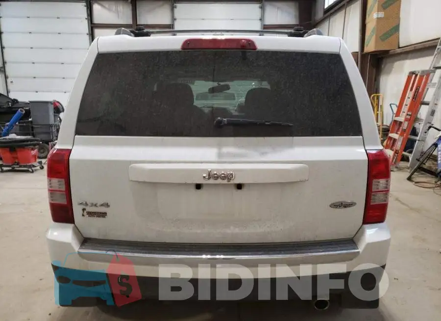 1C4NJRAB5HD136085 Photo# 6