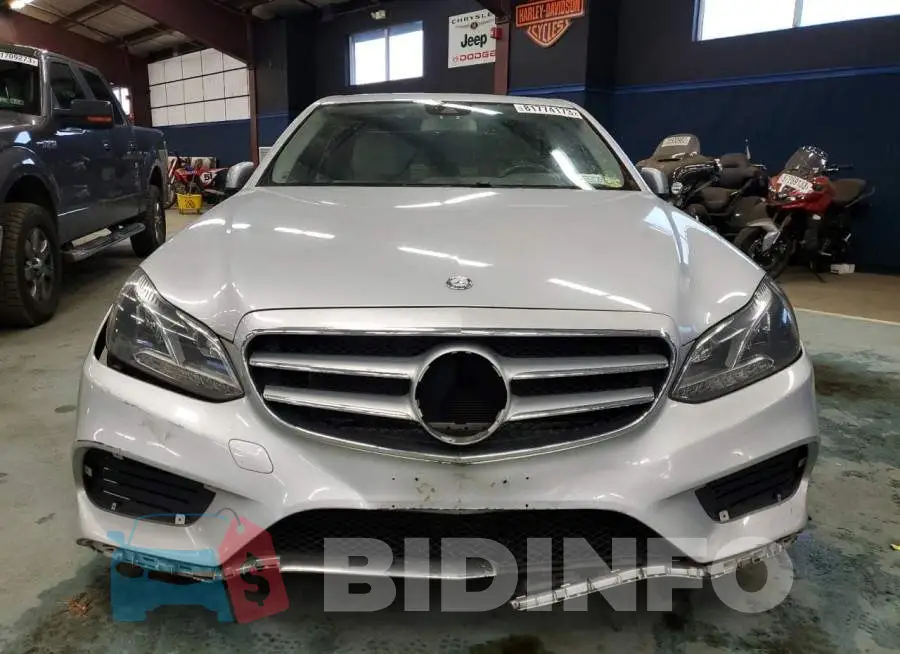 WDDHF8JB2FB117162 Photo# 5