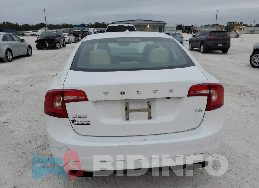 YV149MFK9F1343314 Photo# 6