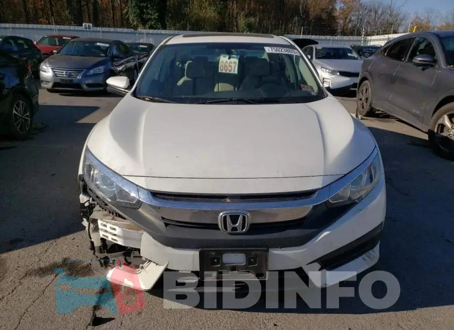 19XFC2F74HE202179 Photo# 5