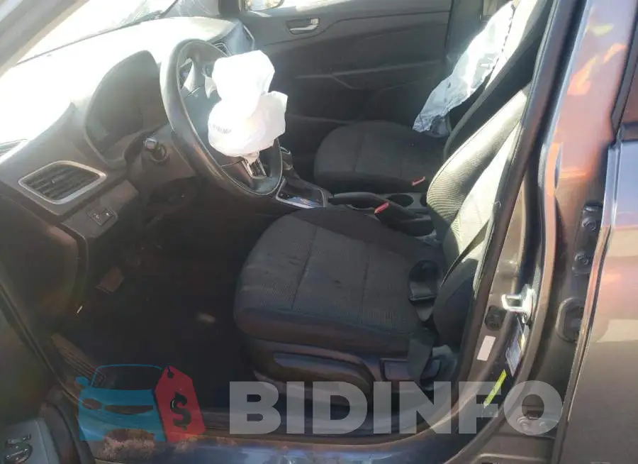 3KPC24A34KE051177 Photo# 7