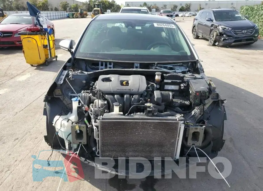 5NPD84LF3KH458963 Photo# 5