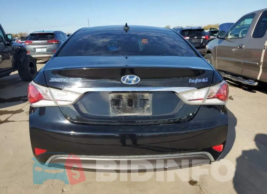 KMHEC4A40FA136813 Photo# 6