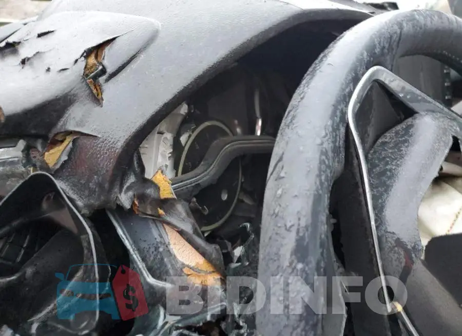 4T1EZ1FB3LU048627 Photo# 9