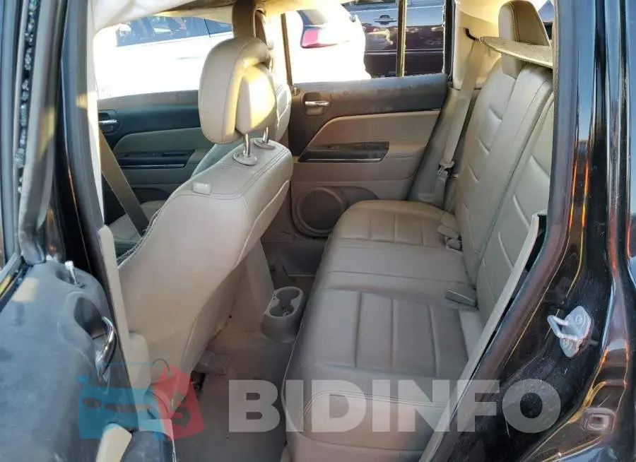1C4NJRCB5FD284019 Photo# 10