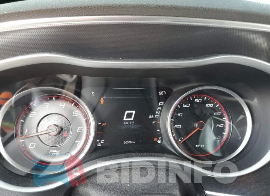 2C3CDXCT8FH840813 Photo# 9