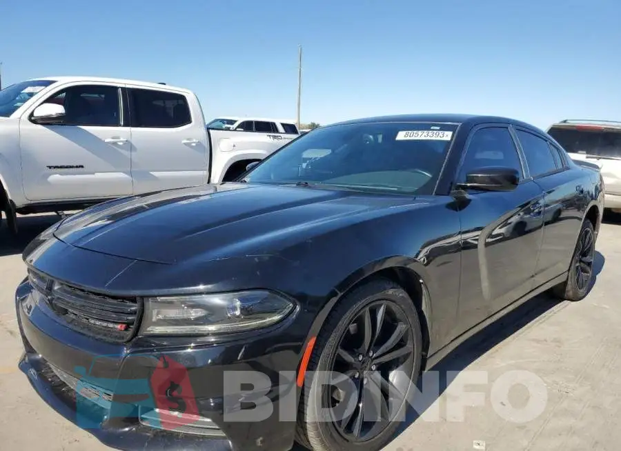 2C3CDXHG4GH150828 Photo# 1