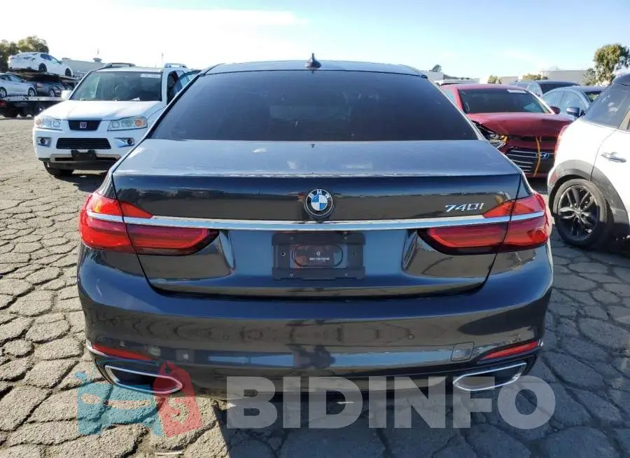 WBA7E2C53JG742935 Photo# 6