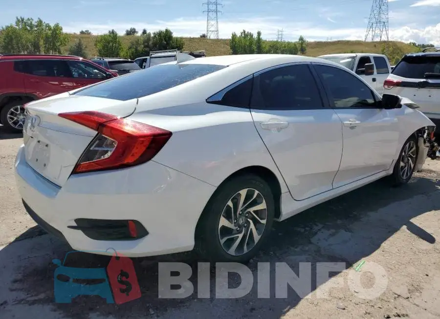 19XFC2F78HE015267 Photo# 3