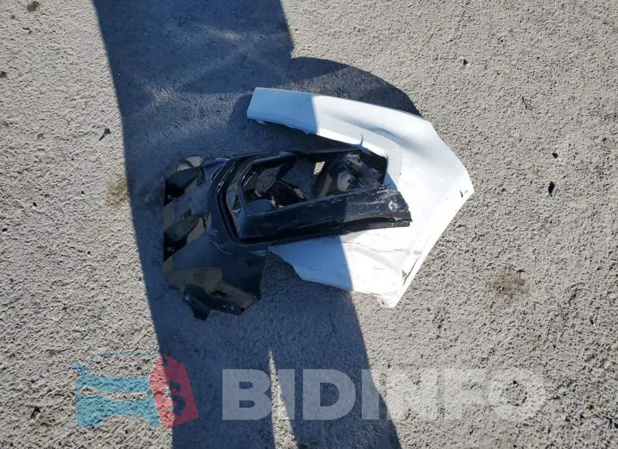 1GCHSBEA2M1191818 Photo# 12