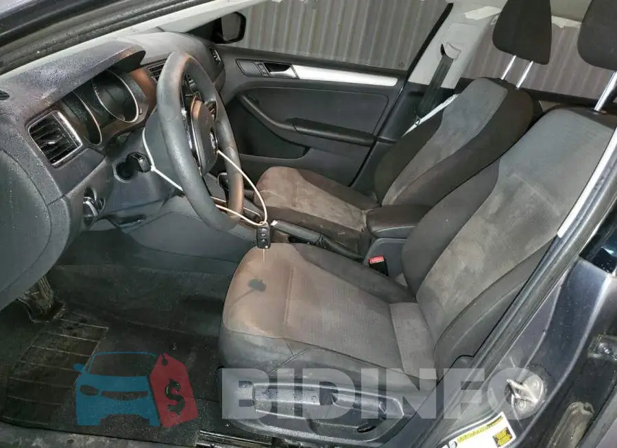 3VW2B7AJ2HM371573 Photo# 7