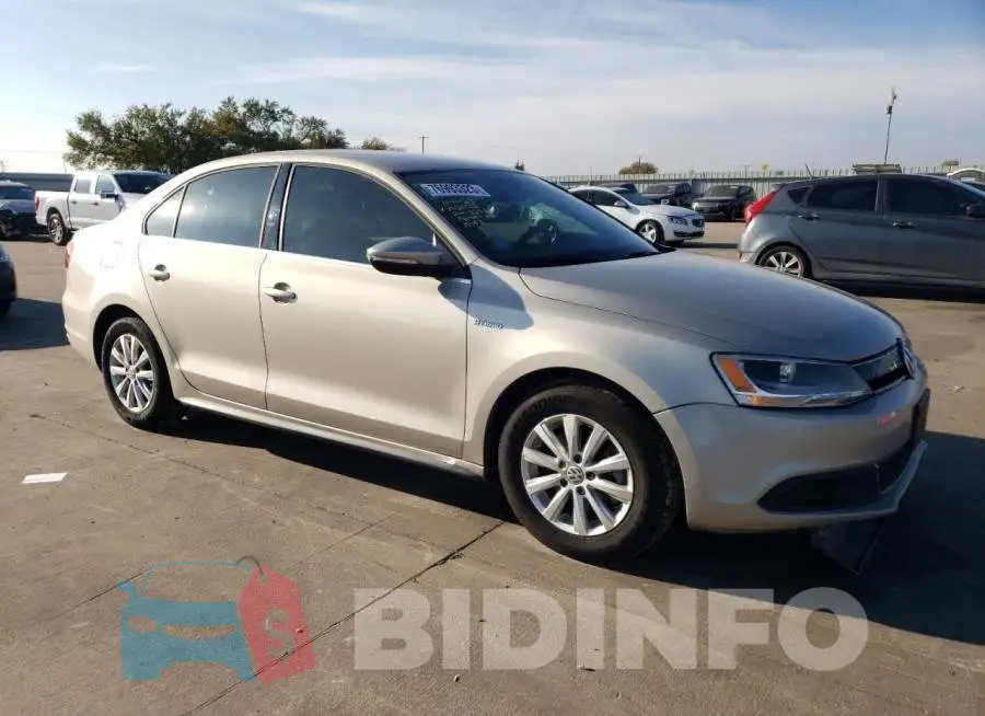 3VW637AJ4EM215125 Photo# 4