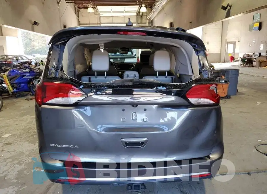 2C4RC1EG7LR230607 Photo# 6