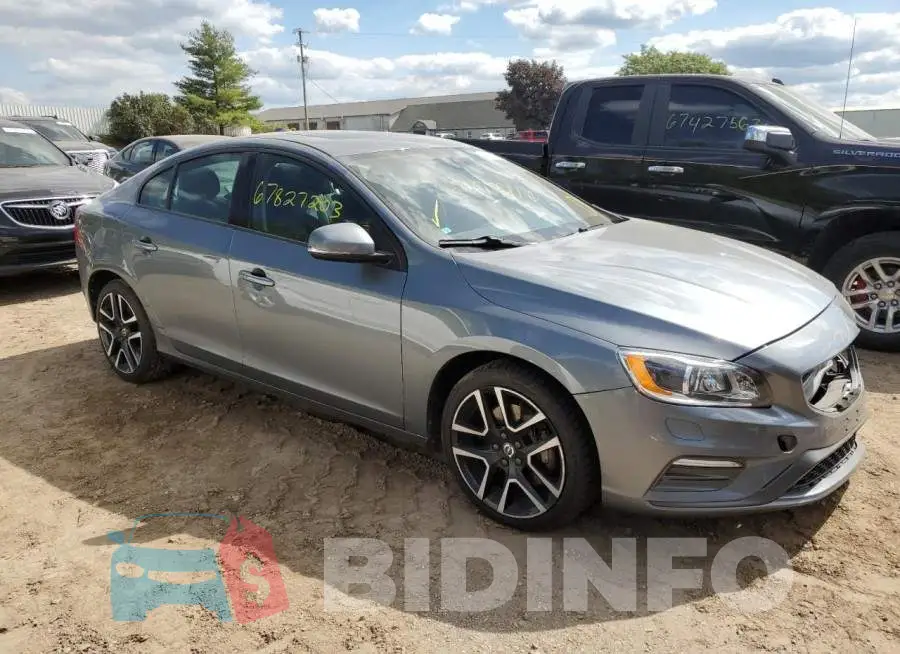 YV140MTL3J2451390 Photo# 4