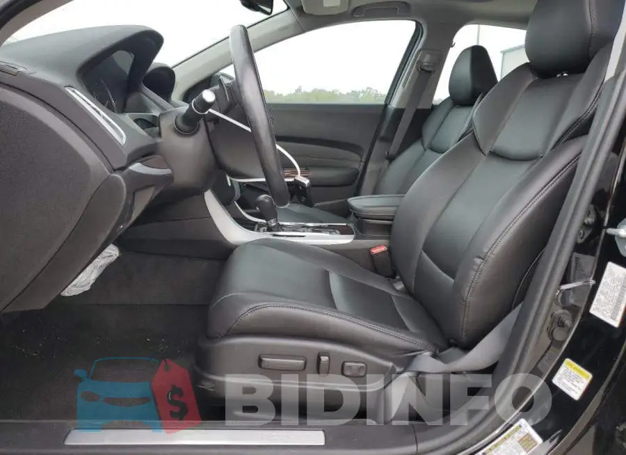19UUB1F38HA003626 Photo# 7