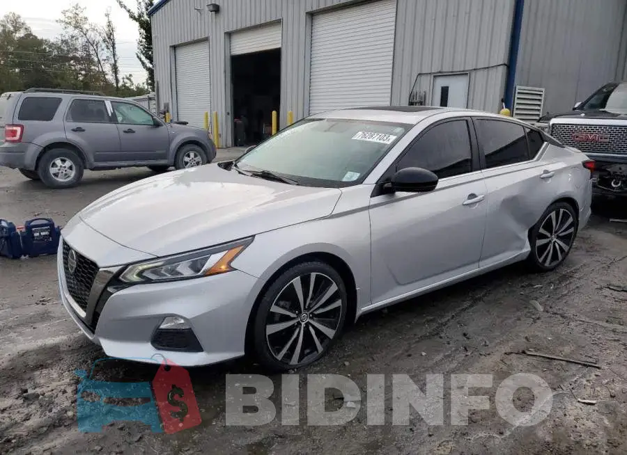 1N4BL4CV1KC131752 Photo# 1