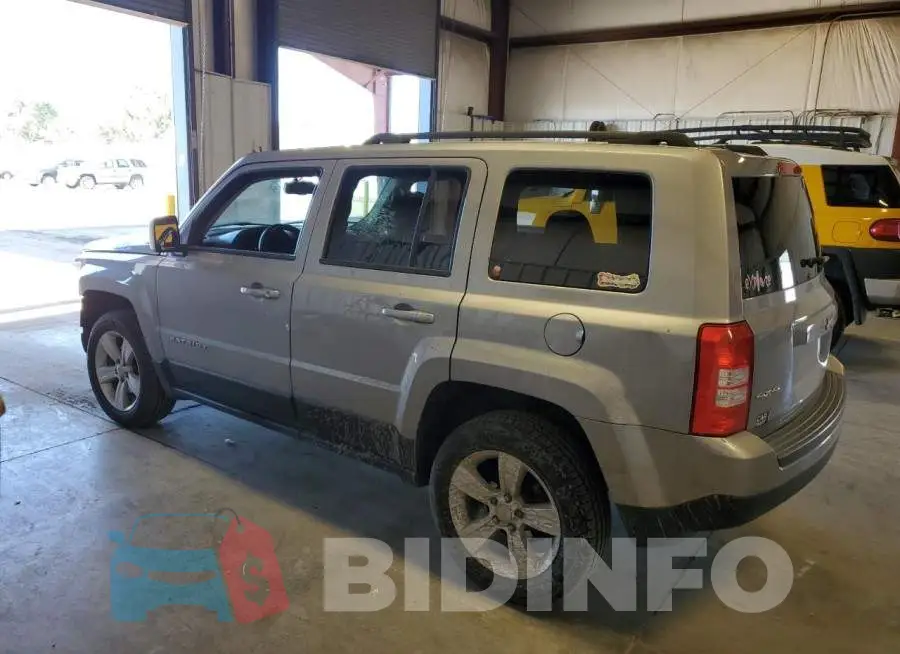 1C4NJRFB7ED762919 Photo# 2